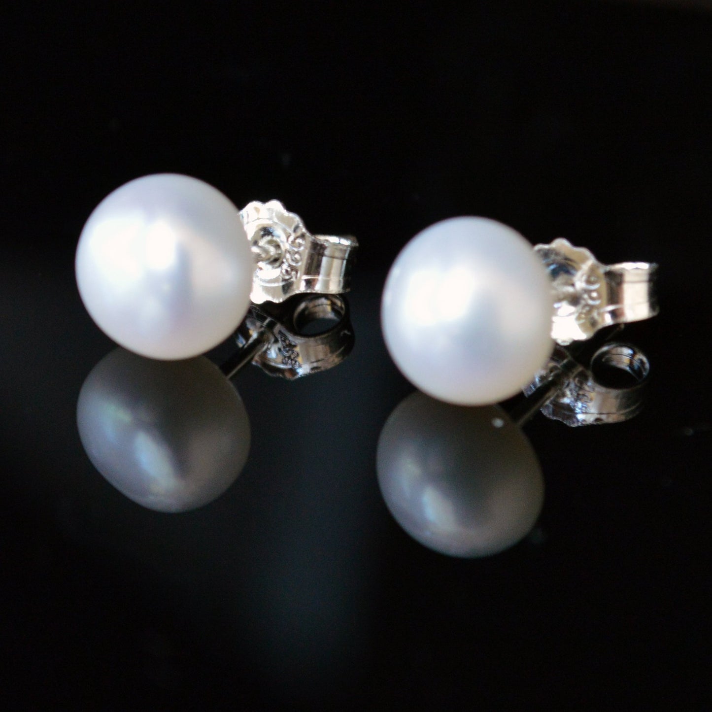 Essential 7mm Cultured Pearl Stud Earrings