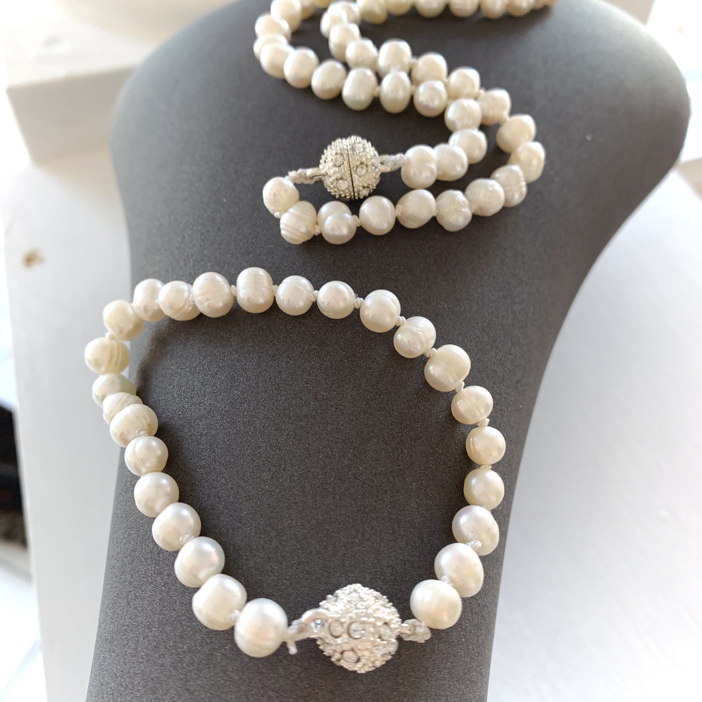 Spark Pearl Necklace